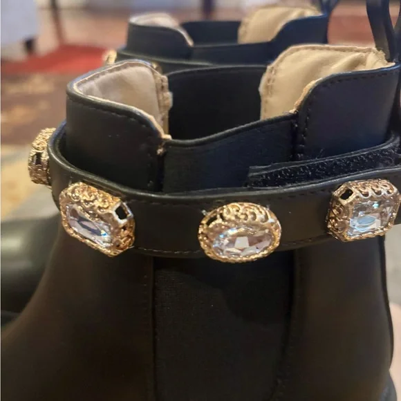 Steve Madden Ankle Boots with Gold Embellishments - Picture 2 of 5